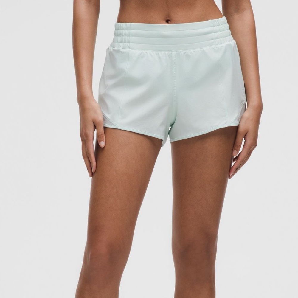 Lululemon Mint Breeze Hottie Hot shorts
